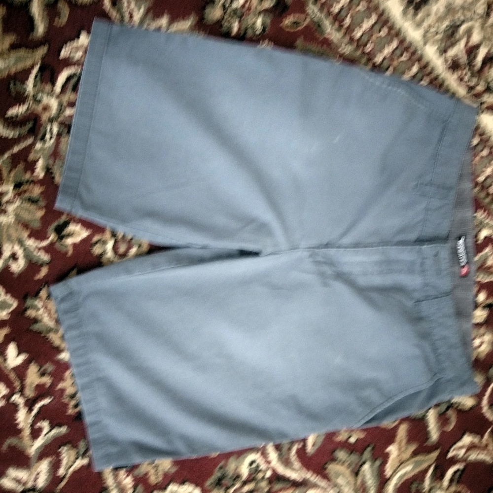 Guys quicksilver shorts size 31
